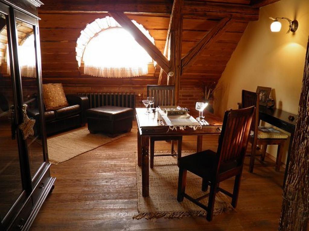 Dvur Olsiny -Hotel And Horse-Riding Karviná Extérieur photo