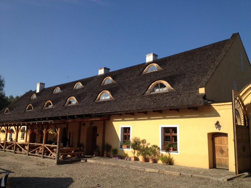 Dvur Olsiny -Hotel And Horse-Riding Karviná Extérieur photo